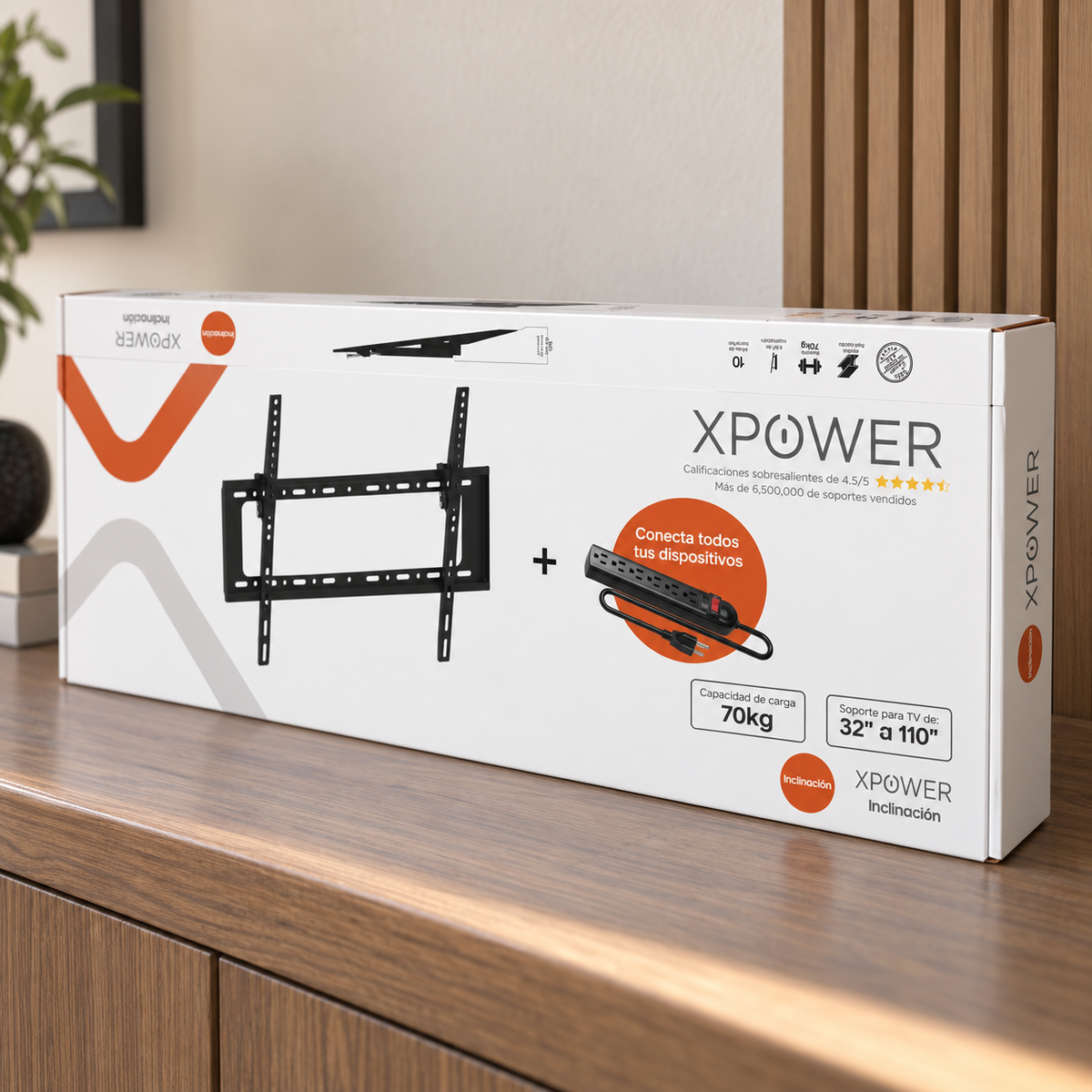 Empaque del soporte inclinable XPower XT-900 con un multicontacto de 6 conectores de regalo; 32 a 110 pulgadas y 70 kg.